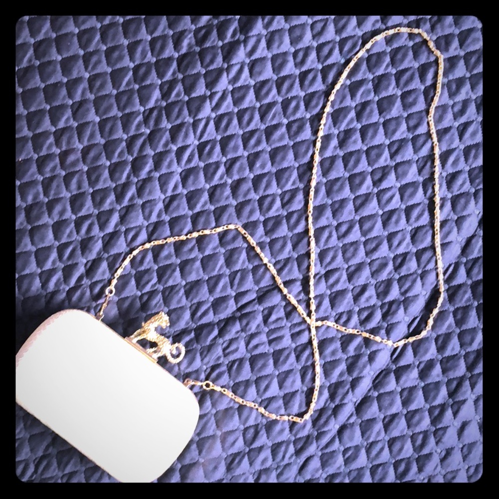 💋SOLD💋 NWOT Aldo white and gold clutch